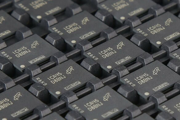 Memorie alle stelle: DRAM e SSD su fino all’89% nel 2026