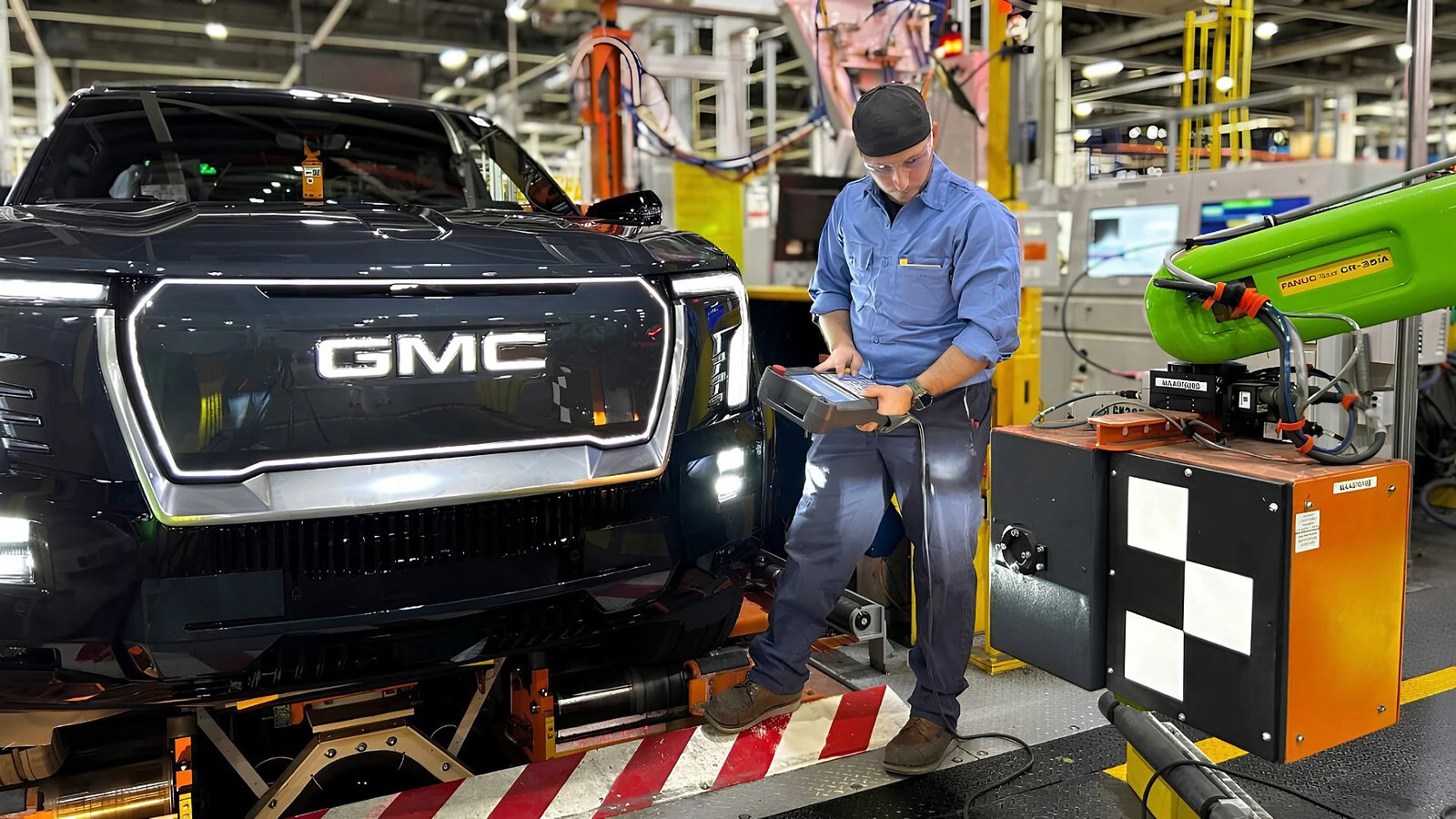 General Motors licenzia 1.300 operai e installa 50 robot: il sindacato insorge