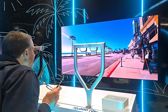 Samsung Display svela il microdisplay RGB OLEDoS per i futuri smart glasses