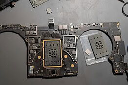 Apple, Tim Cook ammette: rincari inevitabili sui prodotti per le memorie