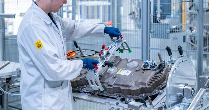 BMW a idrogeno: pieno in 5 minuti e 750 km di autonomia