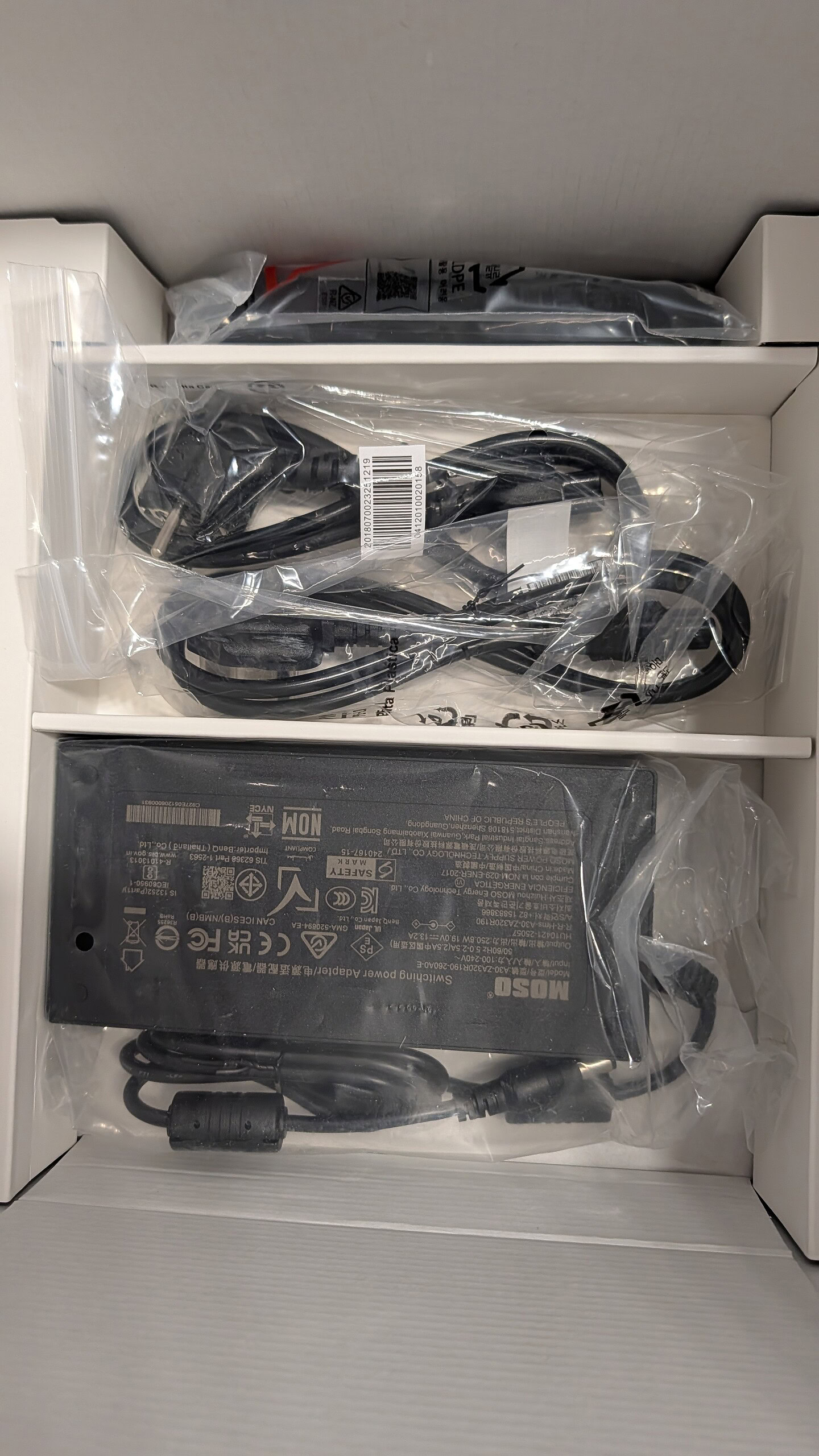 BenQ TK705i