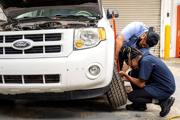 Right to repair, Trump accusa Ford e GM: “Non vogliono farti riparare l’auto”
