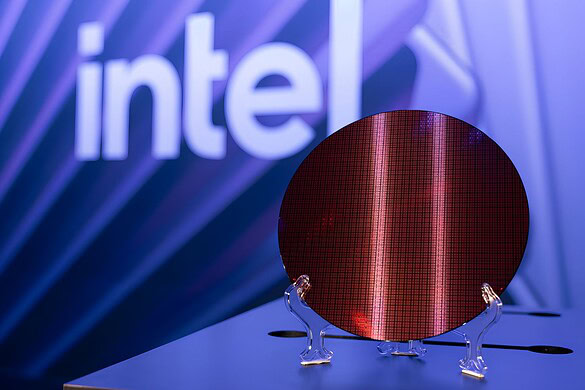 Intel e Google, l’accordo sui chip AI? JPMorgan frena gli entusiasmi