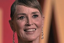 Sharon Stone rivela dei tumori al seno e del marito che la abbandonò