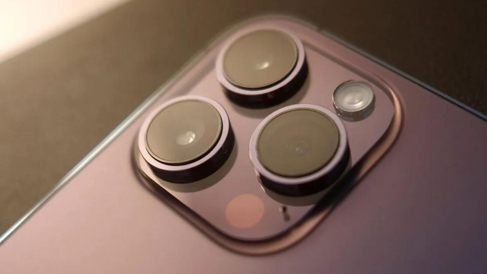 iPhone Ultra, risolti i problemi alla cerniera: lancio a settembre