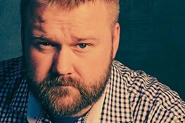 Robert Kirkman ammette: George R.R. Martin è più spietato di lui