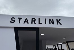 Starlink sfida la fibra in Europa: velocità +45% in un anno