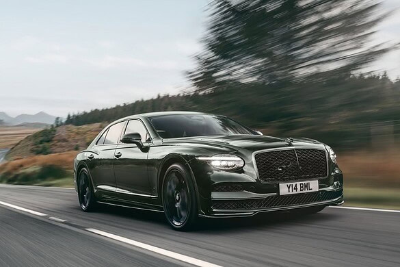 Bentley Flying Spur, fari singoli dopo 60 anni e V8 ibrida da 680 CV