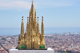 LEGO Sagrada Família: il set record da 12.060 pezzi per Gaudí