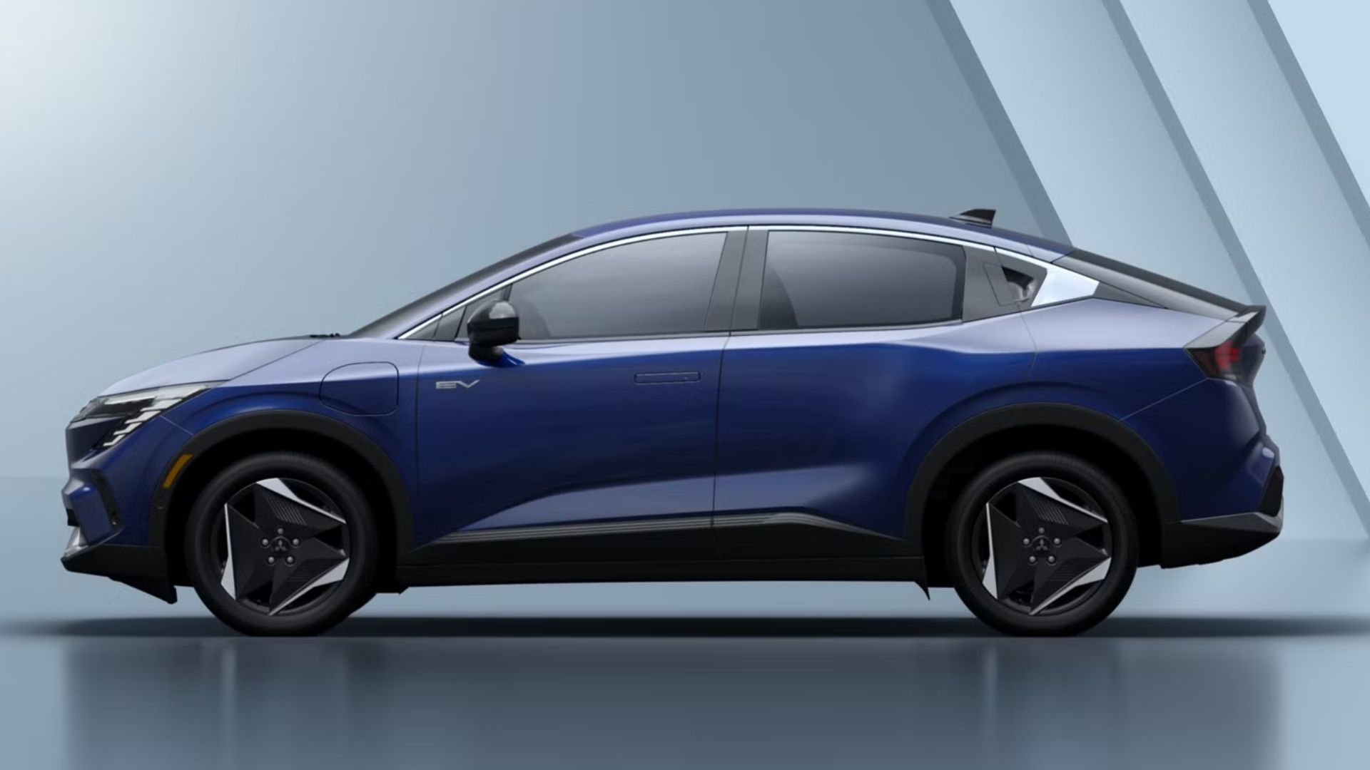 Mitsubishi Eclipse torna elettrica: è una Nissan Leaf travestita