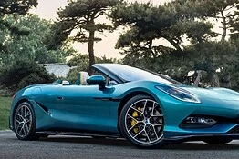 BYD anticipa Tesla: il roadster elettrico Denza da 1.582 CV