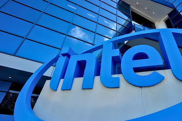 Intel vieta il deodorante nelle fabbriche di chip AI: ecco perché