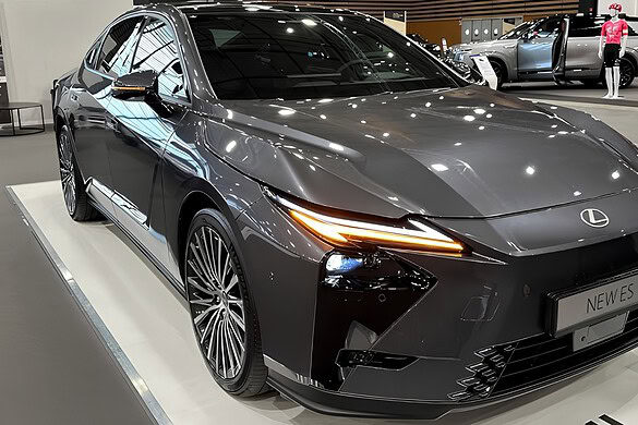 Lexus ES, in Giappone arrivano accessori che noi possiamo solo sognare