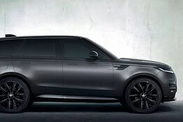 Range Rover Sport, il restyling debutta al Nürburgring con la prima elettrica