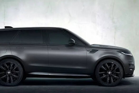Range Rover Sport, il restyling debutta al Nürburgring con la prima elettrica