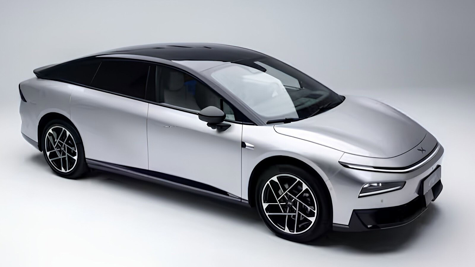 Xpeng P7+ arriva in Italia: prezzi, autonomia e ricariche incluse