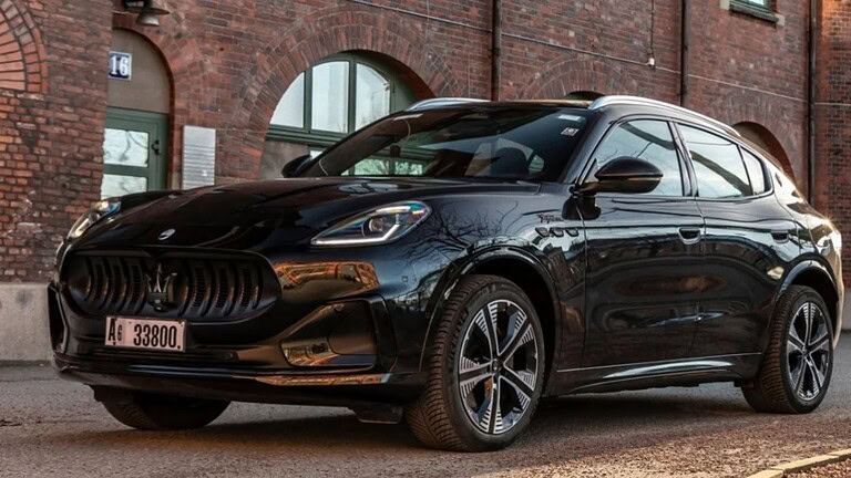 Maserati Grecale 2026: nuovo restyling e V6 Nettuno da 390 CV