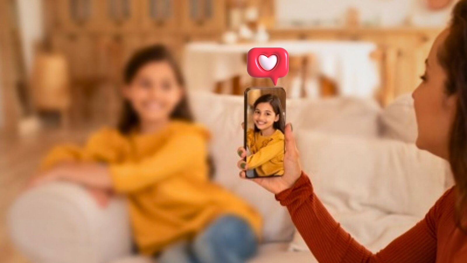 Foto dei figli sui social: senza l'ok di entrambi i genitori è illecito