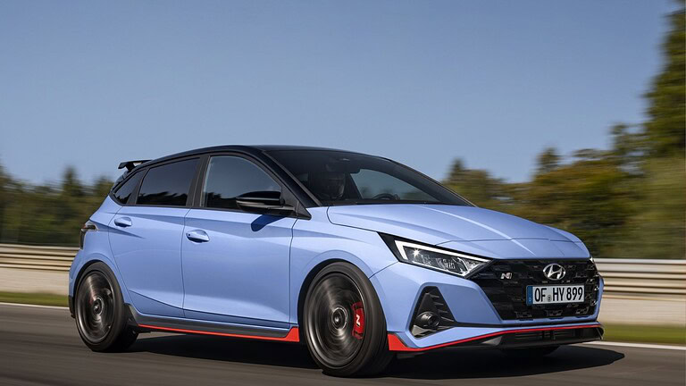 Hyundai i20 N torna in pista: la sportiva a benzina che sfida le elettriche
