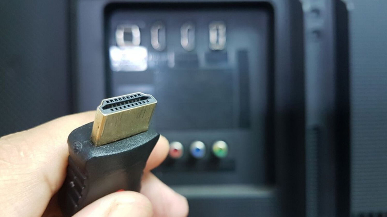 Cavo HDMI vecchio: ecco perché rovina la tua nuova TV 4K