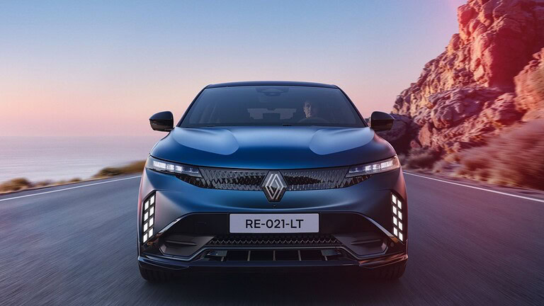 Renault Megane E-Tech electric: nuova batteria LFP e ricarica più rapida
