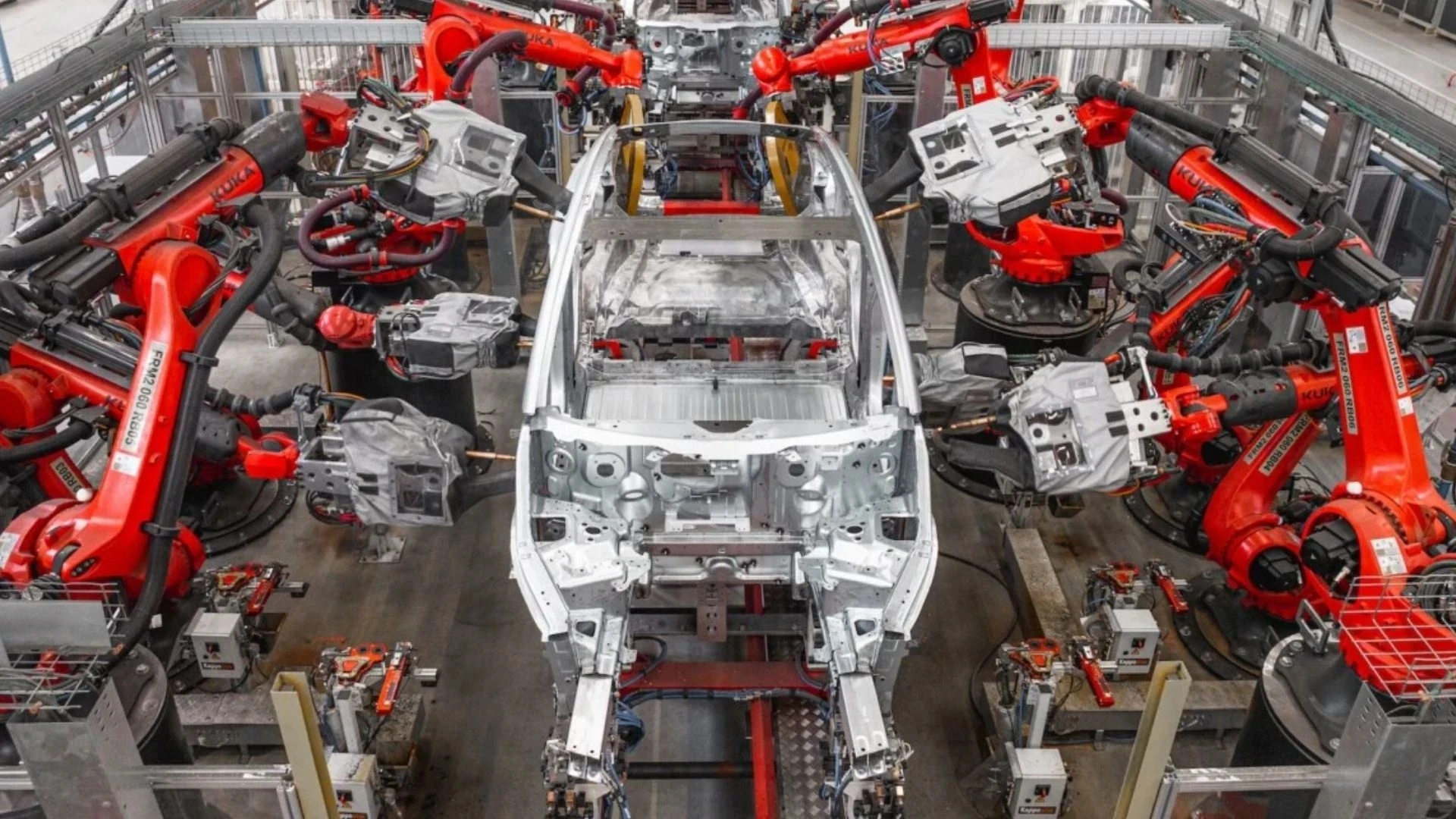 Tesla assume 1.000 dipendenti nella Gigafactory di Berlino