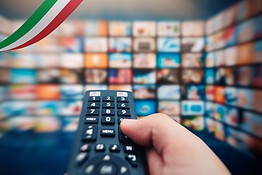 Streaming in Italia: 3 abbonamenti a famiglia e milioni di euro sprecati