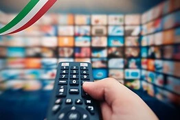 Streaming in Italia: 3 abbonamenti a famiglia e milioni di euro sprecati