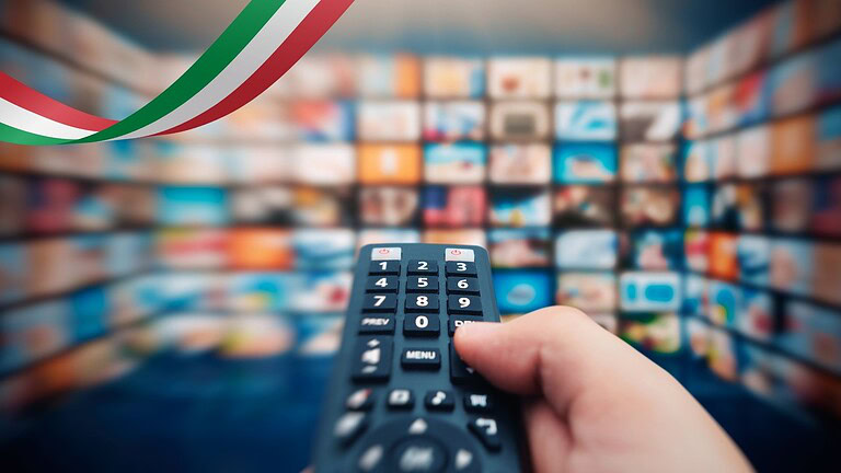 Streaming in Italia: 3 abbonamenti a famiglia e milioni di euro sprecati
