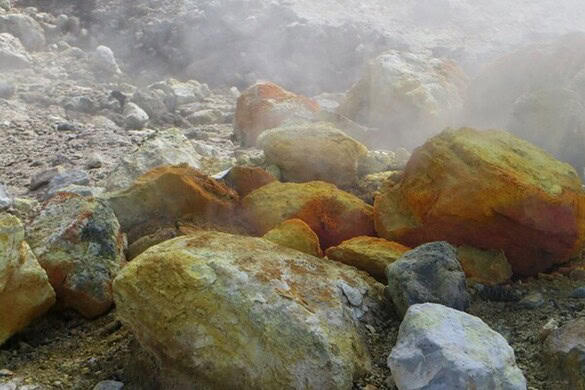 Campi Flegrei, allerta gialla confermata: il parere degli esperti