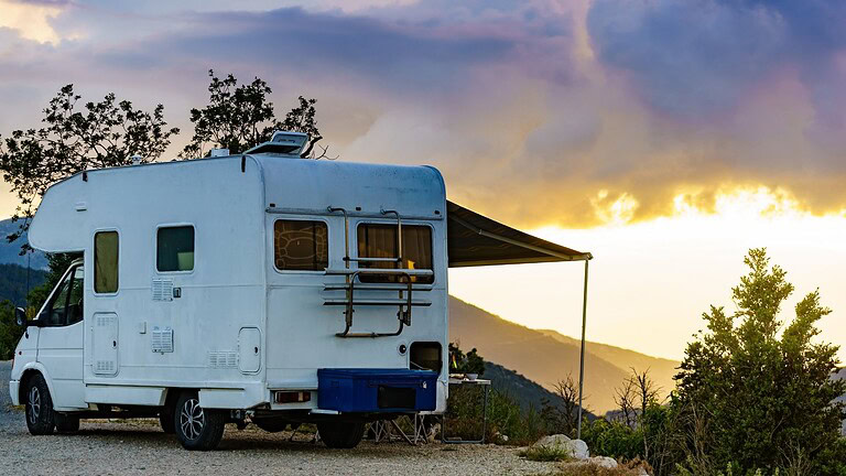Manutenzione camper in estate: i controlli che evitano lo stop in officina