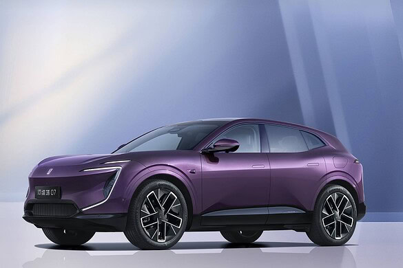 Avatr 07L, il SUV elettrico con Huawei che supera i 700 km di autonomia
