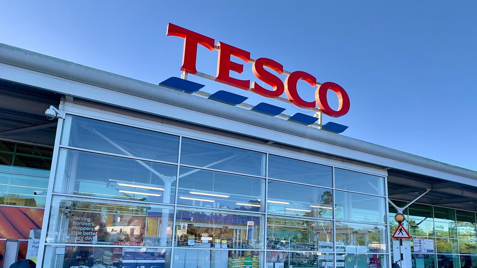 Tesco abbandona VMware: 40.000 server in fuga e Broadcom accusata di abuso