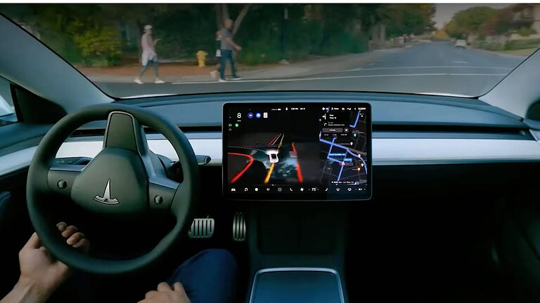 Tesla FSD, gli annotatori non salgono sull'auto che hanno addestrato
