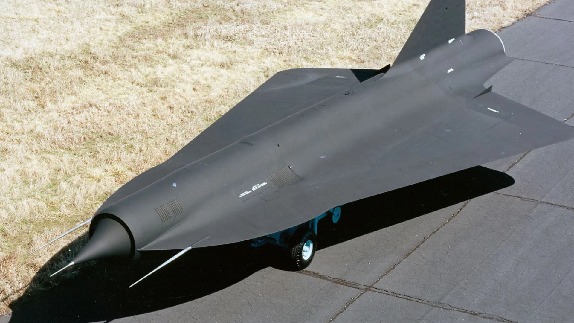 Blackbird, il drone elettrico vola a 685 km/h e fa il record mondiale