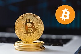 Bitcoin crolla a 61.000 euro, il minimo da aprile: cosa sta succedendo