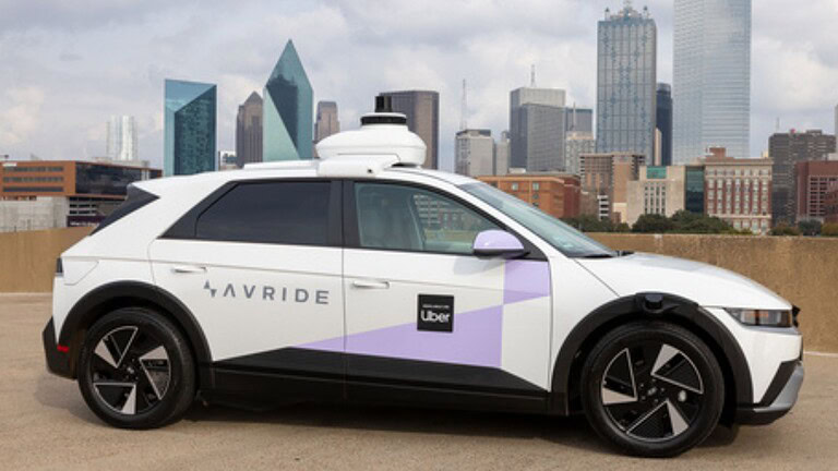 Robotaxi Uber a Madrid entro il 2026, ma la DGT smentisce tutto