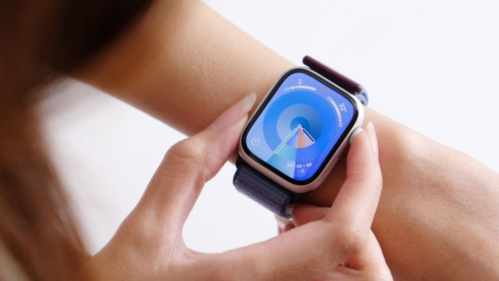 Apple Watch 2027 con display HMO: addio LTPO, autonomia rivoluzionata