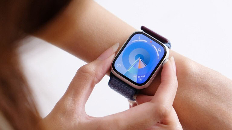 Apple Watch 2027 con display HMO: addio LTPO, autonomia rivoluzionata