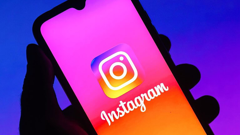 Instagram, bastava chiedere al chatbot AI per rubare un account