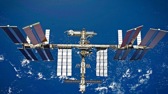 Perdita d’aria sulla ISS: equipaggio al riparo nella Dragon di SpaceX