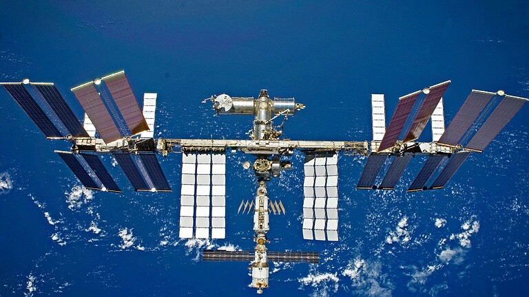 Perdita d'aria sulla ISS: equipaggio al riparo nella Dragon di SpaceX