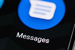 Google Messaggi, addio invii per sbaglio: le risposte rapide cambiano
