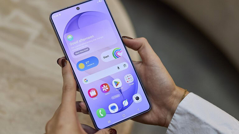 Galaxy S27 Ultra, addio fotocamere verticali: arriva il MagSafe di Samsung