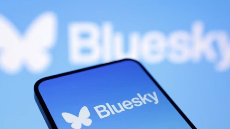 Bluesky lancia l'allarme: il ban ai minori favorisce i giganti del web