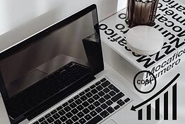 Project Firefly: Intel sfida il MacBook Neo con portatili economici premium