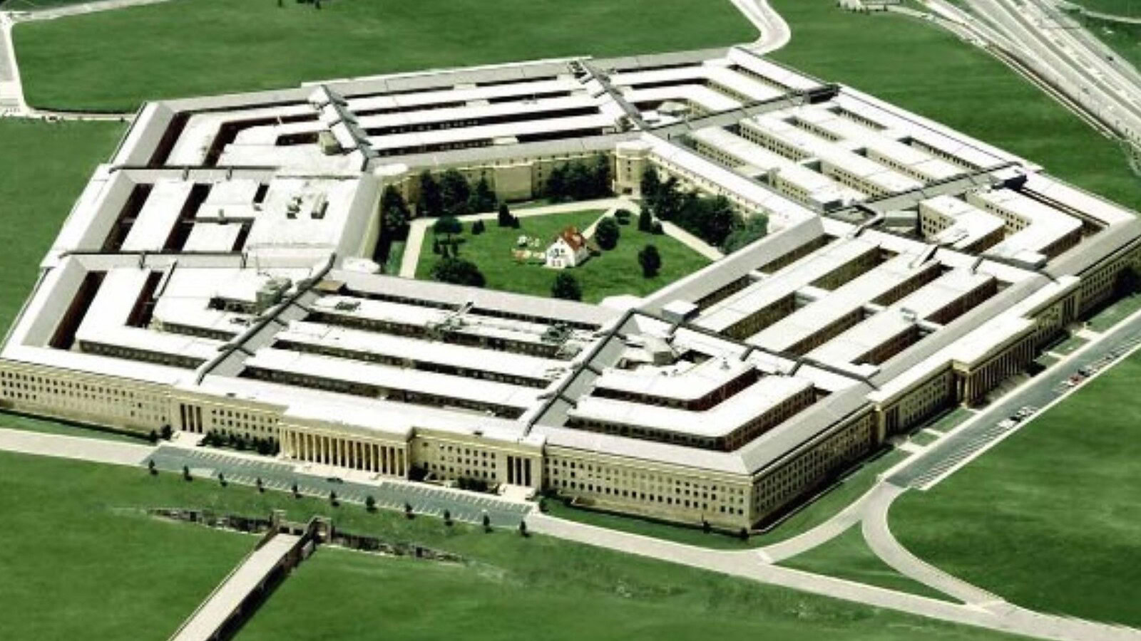 Pentagono usa l'AI per scrivere le relazioni al Congresso: 200 ore ridotte a 5