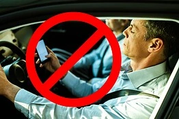 Pennsylvania, divieto di telefono al volante: 700 multe in 3 giorni