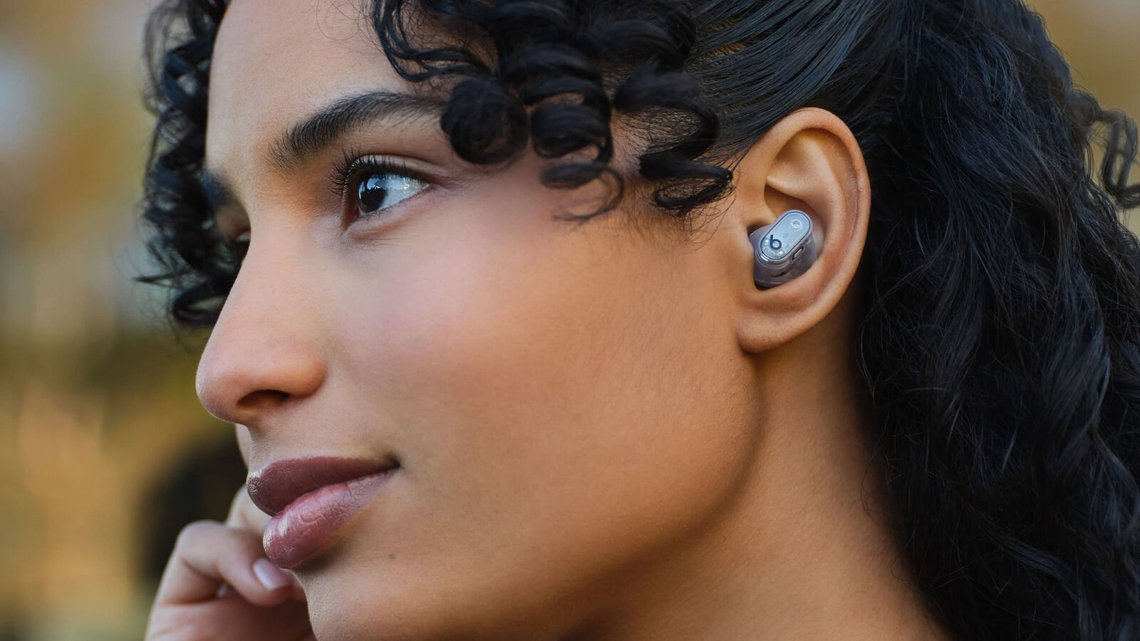 Apple risolve una falla nel microfono dei Beats Studio Buds